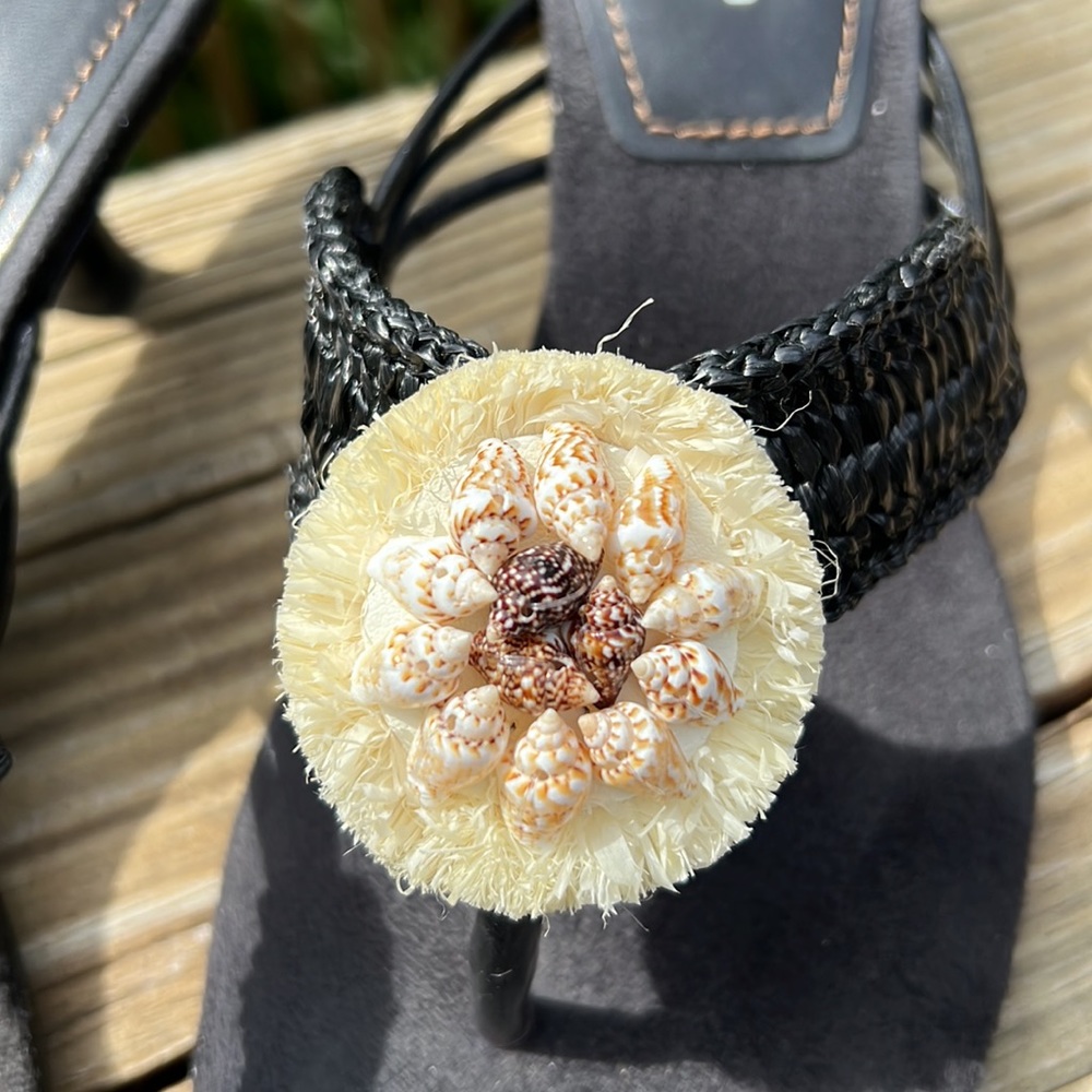 EUC Bandolino Kitten Heel Shell Shoes/Sandals/Slides